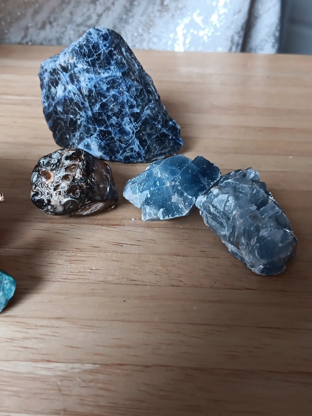 Assorted Semi-Precious Stone Collection - Picture 4 of 5